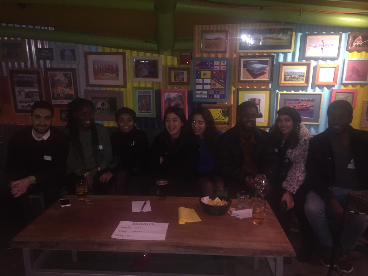 AXAJobs_fr's tweet photo. On a adoré : le tout premier #afterwork dédié à nos stagiaires et alternants 😎 ! L'objectif ? Leur permettre de se rencontrer pour échanger sur leur quotidien chez #AXA ! RDV désormais tous les trimestres pour une soirée conviviale 😉🍸 ! #HappyTrainees #ProudToBeAXA https://t.co/4TznRWofKn