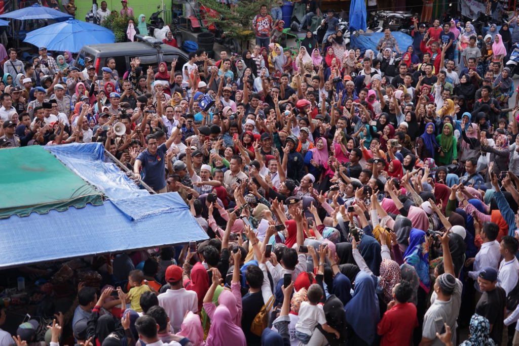 Lihat gambar di Twitter