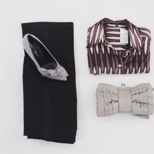 ArchLabelAgency's tweet photo. A #gucci silk shirt (£80,12) is the very essence of luxury paired here with black wool #YSL trousers (£120, 8)🤩 grey felt tie #ProenzaSchouler heels (£120, 38)🤩 grey #Moschino leather frill clutch (£90)🤩#shopstamford #shoplocal #guccisilkshirt #ootd #ootdfashion #labelsforless https://t.co/BUxYtB90m9