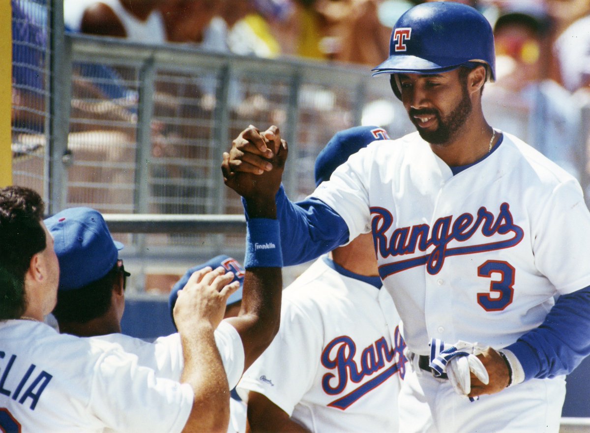 Congrats to former outfielder Harold Baines (1989-90) on his selection last night into @baseballhall! https://t.co/CWYLrncyn4