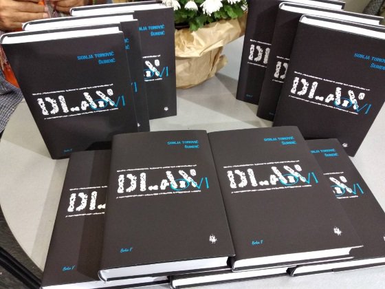 basicmagazin's tweet photo. U utorak 11. decembra u 19h biće održana promocija knjige poezije "Dlanovi" prof. dr Sonje Tomović Šundić u Narodnoj biblioteci "Radoslav Ljumović" u Podgorici. 

#knjiga #podgorica #dlan https://t.co/sOqJHJJToD