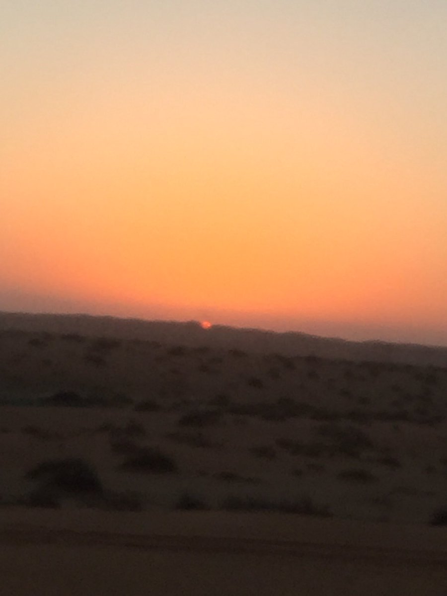 qplp133's tweet photo. جمال الغروب يذكرنا بشي عظيم
الا وهو نهاية الحياة
لنحاكي انفسنا ماذا قدمنا فيها وماعملنا لاخرتنا https://t.co/cB5AvEIRK8
