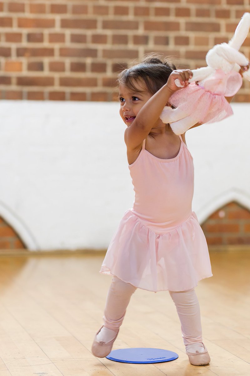 LittleLdnBallet's tweet photo. 🌟AWARD WINNING PRE-SCHOOL PROGRAMME 🌟our friendly and inspiring teaching team provide a fun and engaging start to ballet training for your little ones 🤩book your three week trial course for the new year here: https://t.co/UOAETmTQh1 https://t.co/u6LDo2nImE