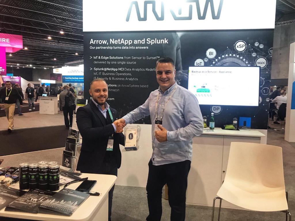 Arrow_ECS_DE's tweet photo. Grandiose Lokation, freundliche Kontakte und ein gelungenes Event-Spektakel – so beschreibt das Arrow Team vor Ort die diesjährige #NetAppInsight2018. Wir bedanken uns bei NetApp für dieses tolle Erlebnis und sagen danke an alle, die uns am Arrow Stand 110 besucht haben. https://t.co/uBBQJH02c7