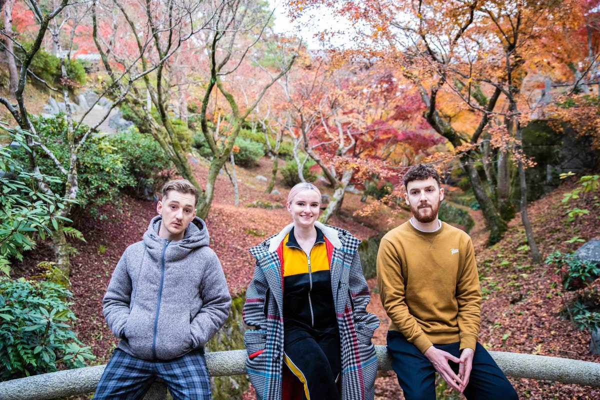 ワーナーミュージック ジャパン洋楽 Clean Bandit 本日はグレース チェロ のお誕生日 Happy Birthday Grace Graciechatto 京都 東福寺の美しい紅葉とのオフショットはワーナー洋楽インスタグラムにて T Co Hrz28hfzmo