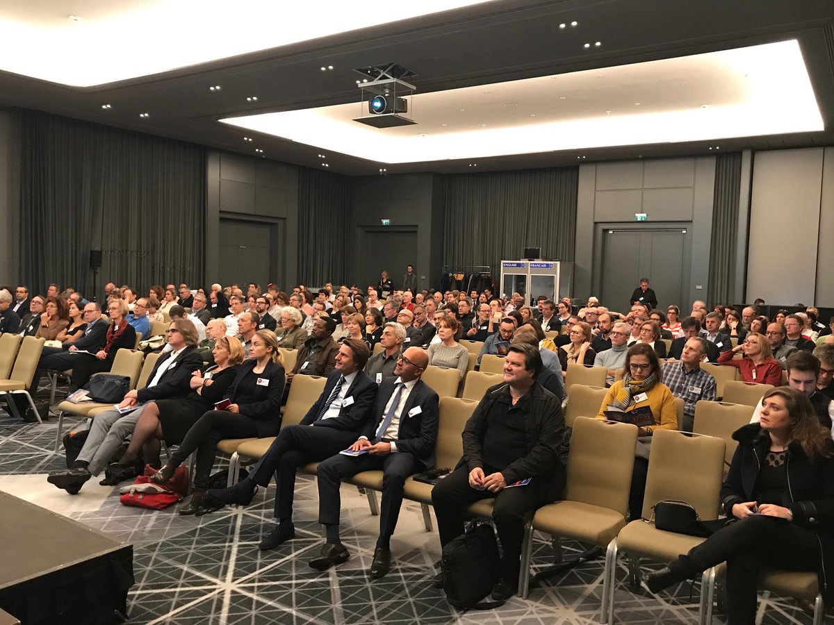 Pr Patricia Franco: différences entre le sommeil de la fille et du garçon...et une salle comble dès les 1ères minutes du congrès.