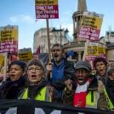 Ukip Brexit &#39;Betrayal&#39; March &#39;Outnumbered&#39; by Counter-protesters       
 
Read more here -> trendingsnippets.com/US/h/20181210/…
#TommyRobinson, #UKIndependenceParty, #Brexit, #PaulNuttall, #GerardBatten, #UnitedKingdom, #NigelFarage