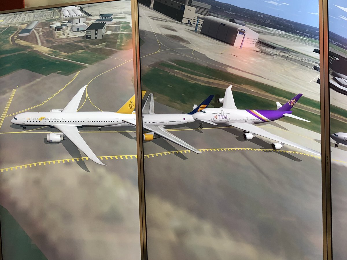 BT77W's tweet photo. I believe something may of gone awry in the sim. #wereallfriends https://t.co/xrUmxryEgz