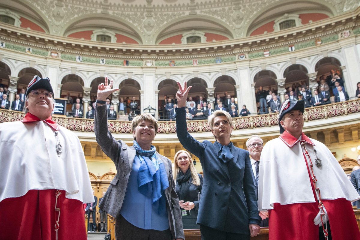 Heute wie früher dröhnt «The Clash» aus ihren Lautsprechern: Mit der Wilerin Karin Keller-Sutter hat der Wilde Osten hat eine Vertreterin im Bundesrat. 💪 #wilderosten_ch #bundesrat #wilderosten
wilder-osten.ch/story/der-wild…