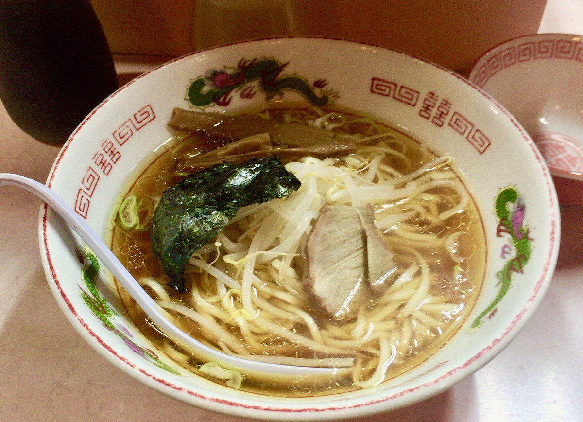 新宿の岐阜屋。
駅近でササっと気軽に。美味しい都会の町中華?

#ラーメン大好き小泉さん7巻 