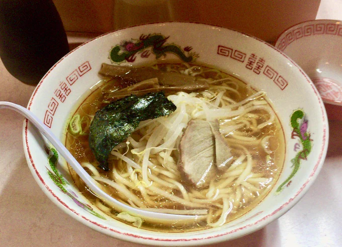 新宿の岐阜屋。駅近でササっと気軽に。美味しい都会の町中華?#ラーメン大好き小泉さん7巻 