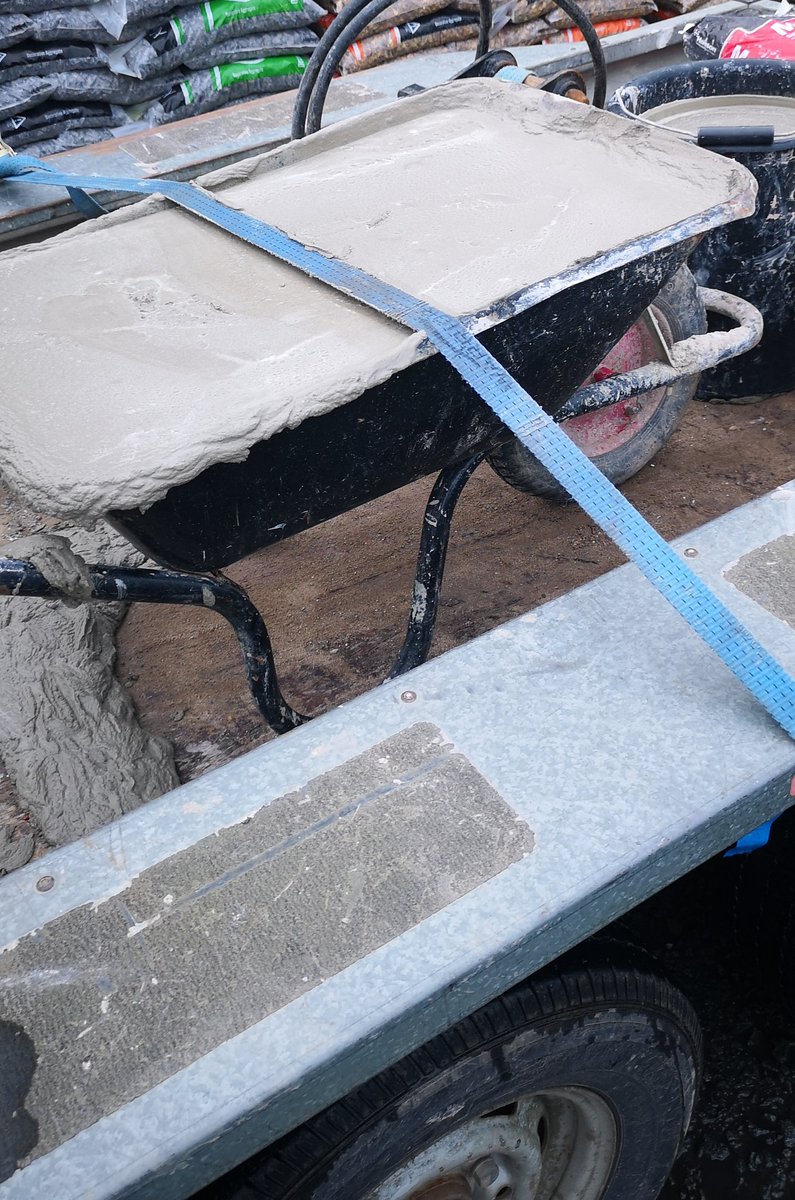 3eelec's tweet image. Followed this van &amp;amp; trailer this morning, #SecureLoad 
@_youhadonejob1 @onthetoolstv @nwalestweetsuk