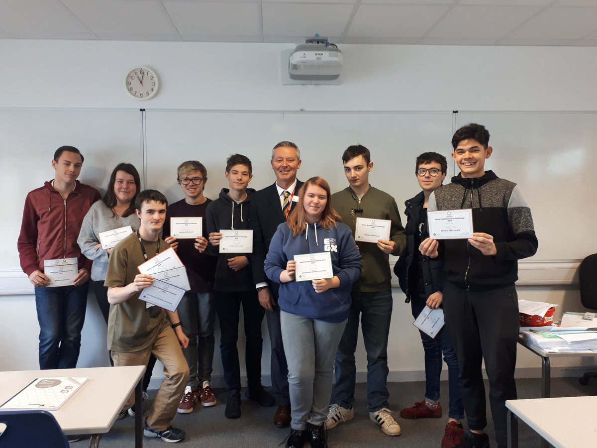 Very proud to have presented my first set of certificates to our A level Maths students, all of whom are winners in the National Maths Challenge Awards. More to come @PortsmouthColl later in the week....

#proudofstudents