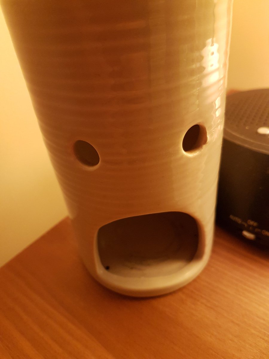 Fojling's tweet image. I don&apos;t know what this oil burner has seen but it must have been shocking! Look at the expression on his face!!😮😂 #face #inanimateobjects