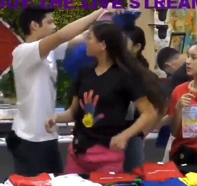 ktrnptrvx_'s tweet photo. HOY ANG CUTE NG KAORHYS KINUKULITT NI RHYS SI KAORI HAHAHAHHAHA

#KAORHYSTheFirstHug @PBBabscbn https://t.co/4gf8bQ3W1Y