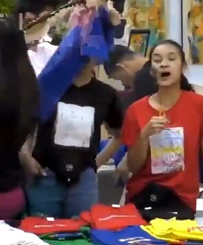 ktrnptrvx_'s tweet photo. HOY ANG CUTE NG KAORHYS KINUKULITT NI RHYS SI KAORI HAHAHAHHAHA

#KAORHYSTheFirstHug @PBBabscbn https://t.co/4gf8bQ3W1Y