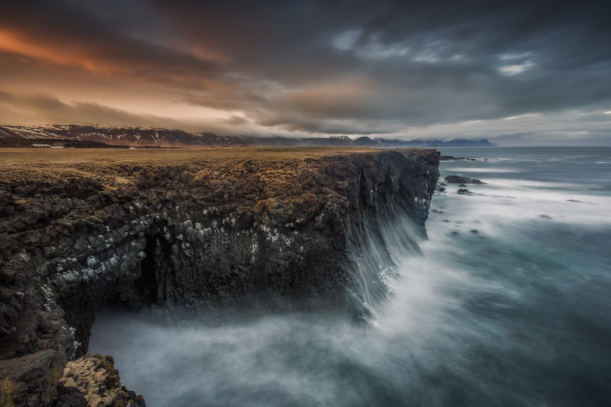 guidetoiceland's tweet image. Feeling moody on a #Monday?
#Arnarstapi #Snæfellsnes #GuidetoIceland #Iceland @ibelegurschi
