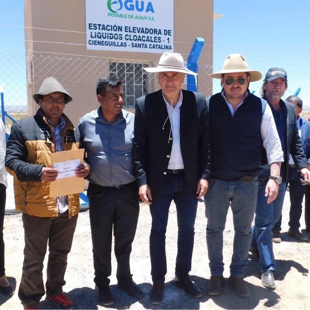 adjujuy's tweet photo. Firmamos un convenio con la
#CODEPO, dirigido al #financiamiento de #productores de #camélidos y #caprinos de la zona de #Rinconada #BDJujuy #Jujuy https://t.co/ZtAxIwCYfm