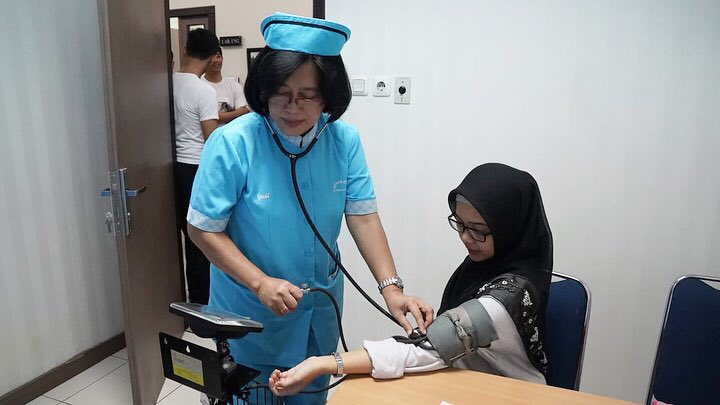 KemenkoInfra's tweet photo. Rangkaian Seleksi Calon Pegawai Negeri Sipil (CPNS) Kemenko Bidang Kemaritiman hari ini (10/12) hingga Rabu (12/12) memasuki tahap akhir yaitu tes kesehatan fisik, bebas Narkoba &amp; tes kesehatan jiwa yg dilaksanakan di RSAL Mintohardjo Jakarta. Sukses ya #pejuangcpns @kemaritiman https://t.co/XZEUqMSJfn
