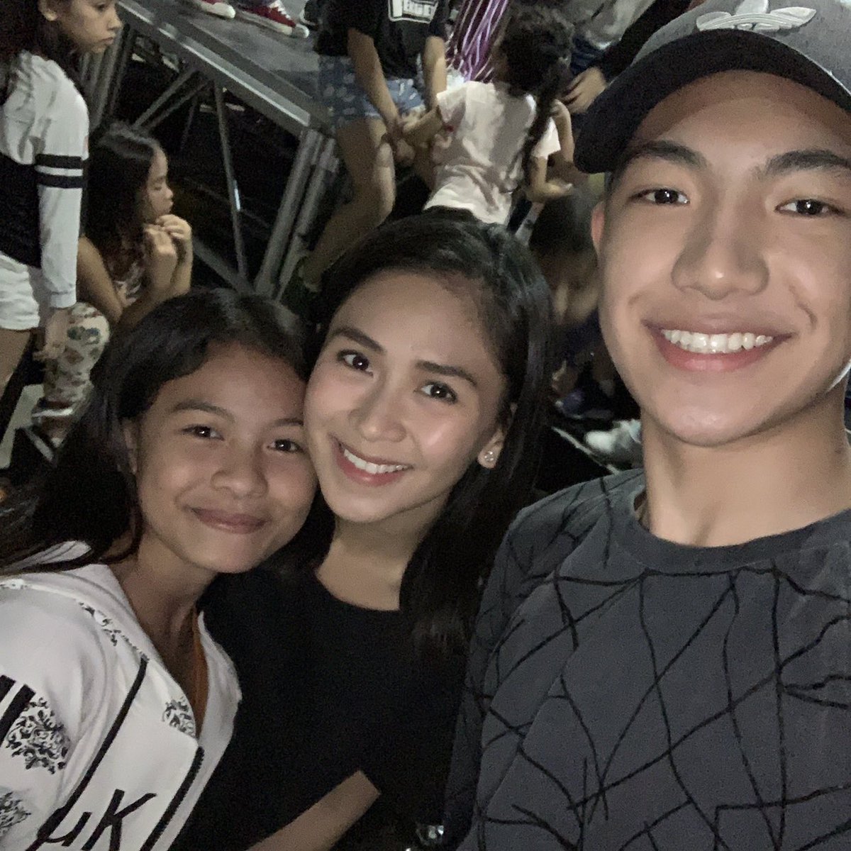 Espanto2001's tweet photo. Reunion! 😁 https://t.co/Y0yb9iN1ft