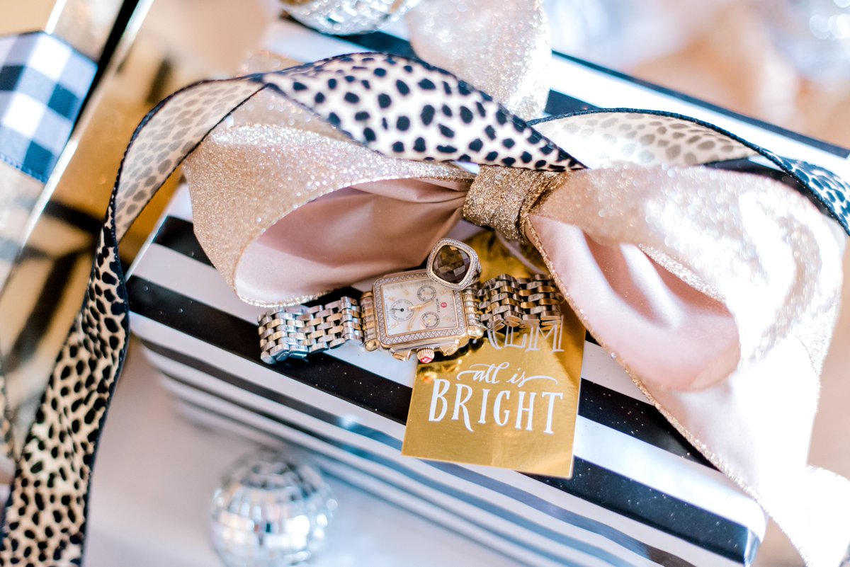 My top luxury gift picks with <a href="/eBay/">eBay</a> on the blog today! You won't believe the deals on designer duds! styleyoursenses.com/luxury-gifts-f… #happeningoneBay #eBayStyle #ad