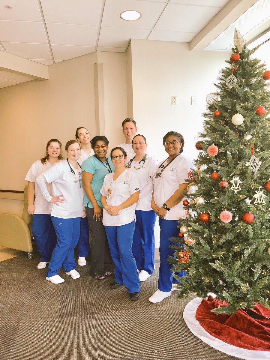 Acuffee28's tweet photo. Another wonderful group of RN students promoted to the next level.  I enjoy this role! They blessed me. They made a card for me and included  Starbucks. #NursingInstructor #Nursessavelives https://t.co/V9yn6u7EJV