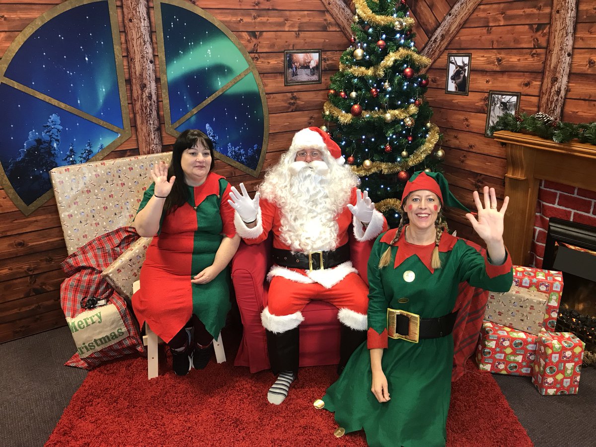 JoanneBugg's tweet photo. Ever wondered how Santa does it all? See 'behind the scenes' for Connected Santa: https://t.co/6dxVOciuQP … #ConnectedSanta #WeAreCisco @CiscoCollab https://t.co/ihpTgNQTAO