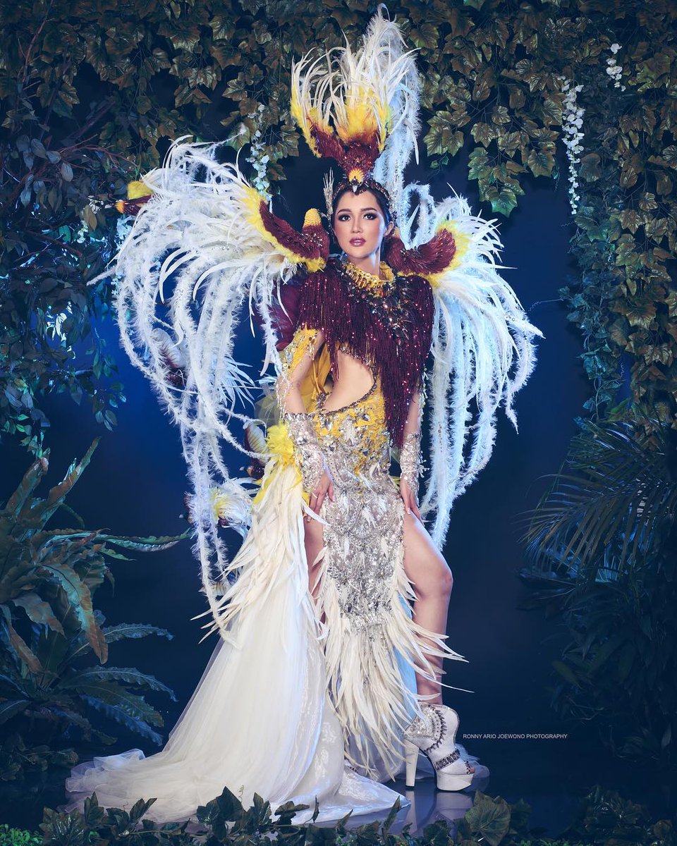 "the Bird of Paradise" national costume <a href="/MissUniverse/">Miss Universe</a> #Indonesia <a href="/soniafcitra/">Sonia Fergina Citra</a> 
#BeDiverseBeTolerant 
#YouAreMySonia 
#MissUniverse2018 
#MissUniverse2018 
#MissUniverseIndonesia