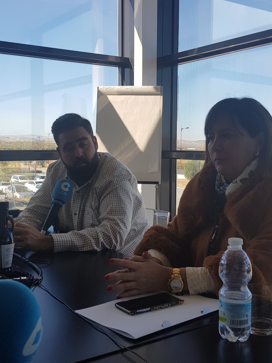 . <a href="/FranVinuela/">Fran Viñuela</a> entrevistando a toda la gente de <a href="/aceitesmaeva/">Aceites Maeva</a> contando las cualidades espectaculares de este producto
