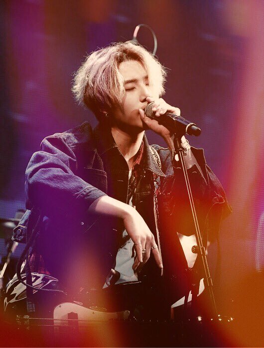 Jae See Me Rolling I Miss Day6 On Twitter 3 ëíµ Headache This Song Is Blood Red Mixed With A Bit Of Orange My Kind Of Heavy Rock Kind Of Reminds Me