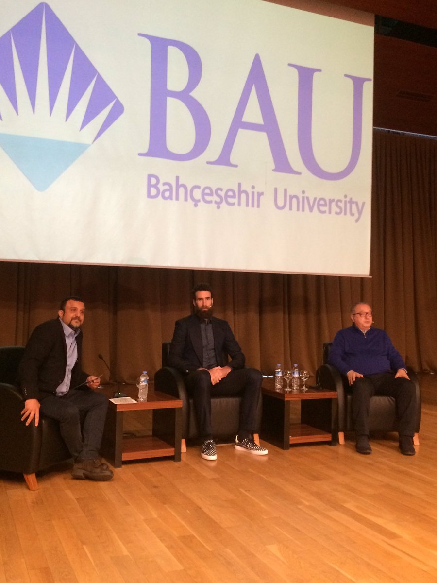 bau_prep's tweet photo. Avrupa Şampiyonu Fenerbahçe Basketbol takımı Genel Menajeri Maurizio Gherardini ve ünlü basketbolcu Luigi Datome tüm soruları okul müdürümüz Sayın Mehmet Atasagun'un moderatörlüğünde cevaplamışlardır. 🏀 https://t.co/L4wV8PvbWS