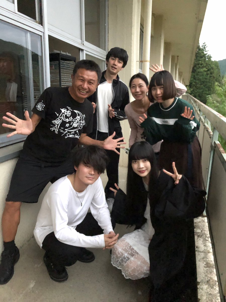 センチミリメンタル Mv公開 死んでしまいたい のmusic Videoを公開しました T Co 3vieuntn5g これは死にたくなるくらい 必死に生きている僕らのための歌 世界一ネガティブな 希望の歌です 沢山の人に届きますように センチミリ