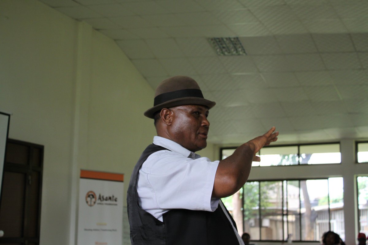 AsanteAfrica's tweet photo. The big C for corruption is ailing East Africa and we are equipping you with ethics and values to fight back the vice - Mr. Goi, District Education Officer, Tanzania
#BigCisaNO
#Youthsfightingcorruption
#Eradicatecorruption
#LEI2018
#EastAfricayouth https://t.co/Yr2Uf3z6cf