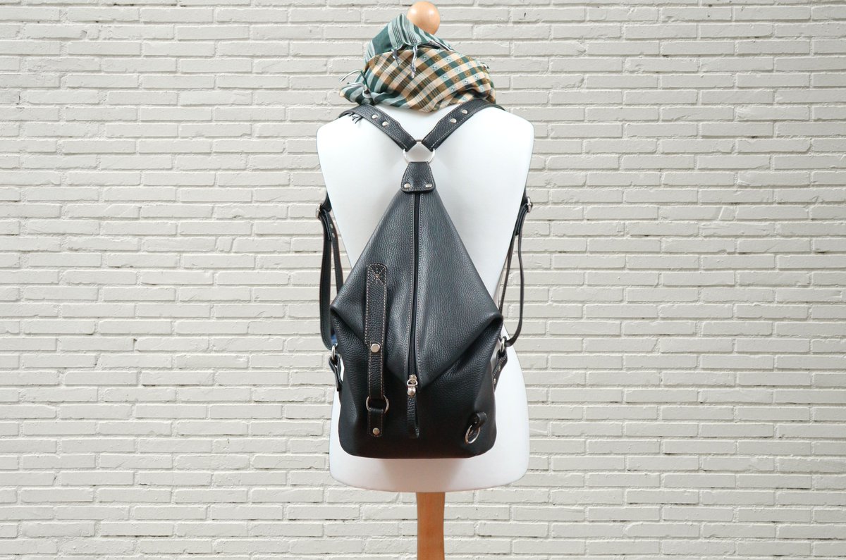 jamaika122's tweet image. etsy.com/listing/621496… #leatherbackpack #blackleatherbackpack #handmadebackpack