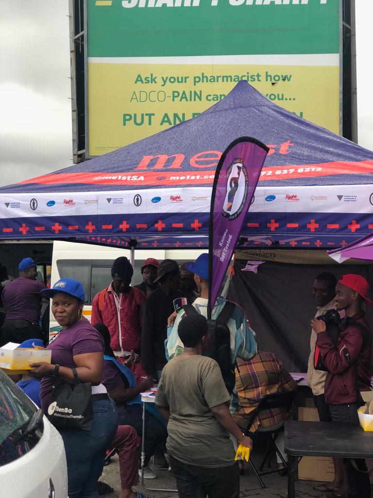 Me1stSa's tweet photo. The #Me1st Roadshow and campaign ambassadors @phumlani_kango and @slayvuyile were East London this weekend and it was amazing. Thank you East London for being amazing hosts and for coming out to see how you can put yourself first! @shetransfem #MSM #hivawareness https://t.co/XbK5pQwSzM