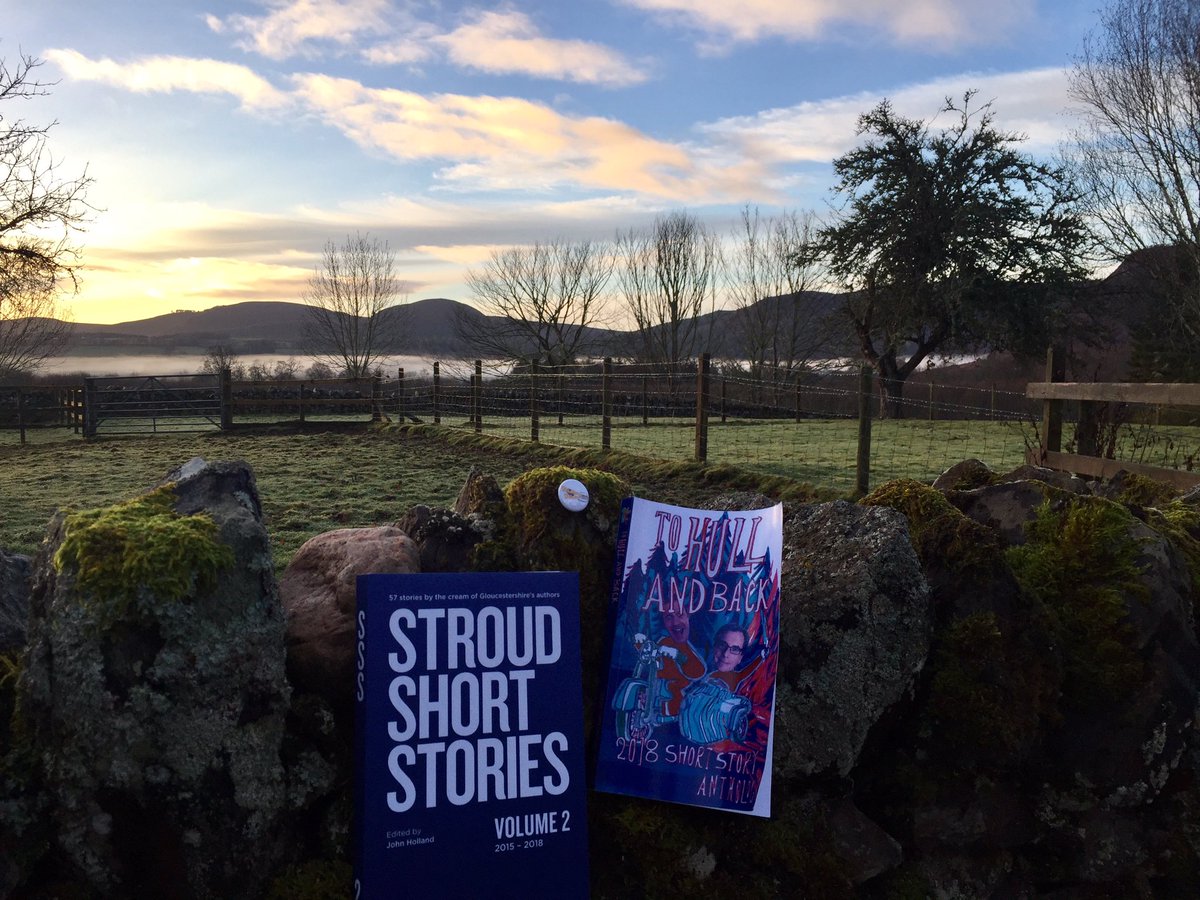 Uksherka's tweet image. Good to be back and gosh! Don’t these beauties look fabulous here! Thanks John @JohnHol88897218 &amp;amp; Mel @MCiavucco for your generous gifts &amp;amp; @ChrisFielden &amp;amp; Stokes Croft Writers @SCWriting for making me &amp;amp; @PhilBaarda feel so welcome at the To Hull &amp;amp; Back anthology launch. 🥰🥰