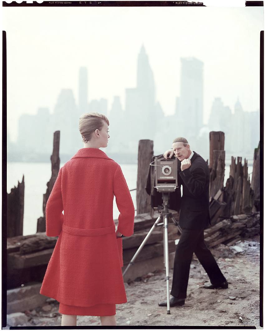 EleganceNow's tweet photo. Another red coat. #fashionphotography Norman Parkinson #AlwaysWellDressed in a #RedDress #fashion #photography #style #lookbook #inspiration #styleinspo #backtobasics #timeless #classic https://t.co/VaxPLhak1E