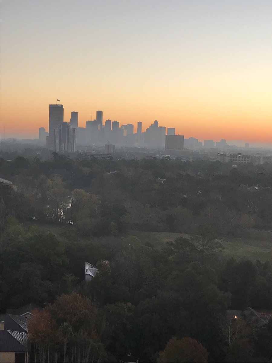 MelanieLawson13's tweet photo. I know... it’s Monday, but look who’s back! #MisterSun #Finally #GorgeousDay @abc13houston @TravisABC13 @ABC13Elita @collinabc13 @TillmanWeather @HellerWeather https://t.co/MYPYxEaTPy