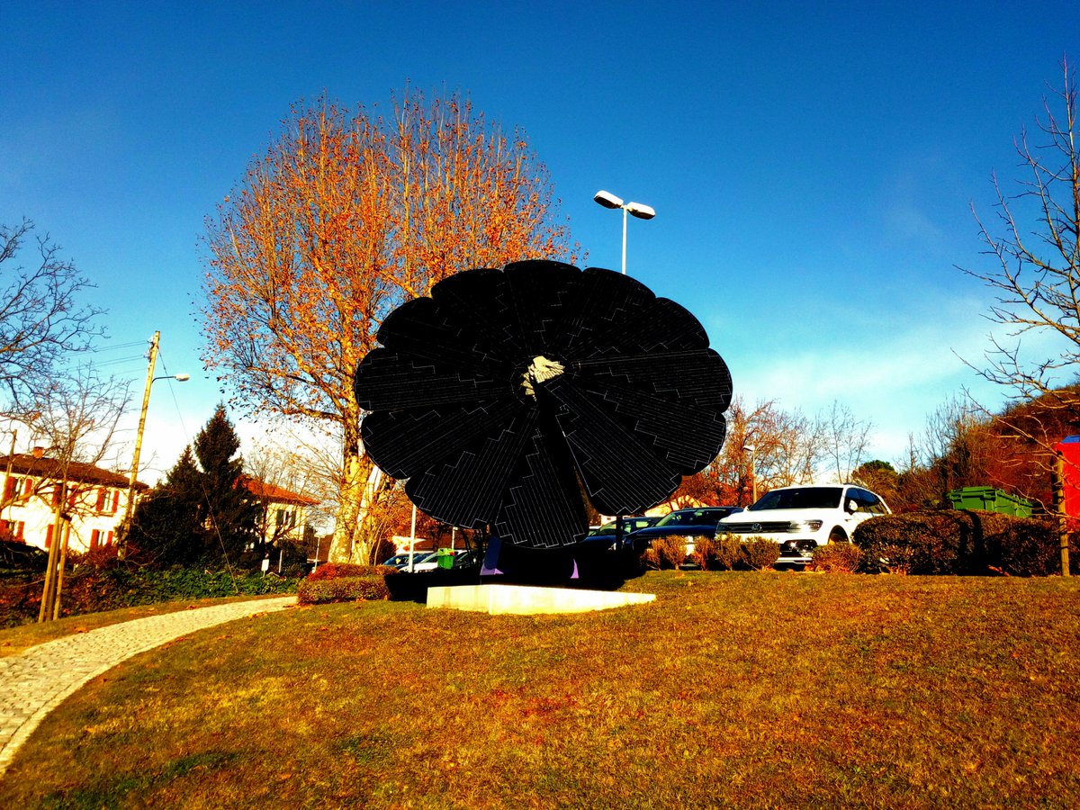 minimeexplorer's tweet photo. When green energy becomes art. A cleaner and better world for our children. #GreenEnergy #art #GreenArt #Switzerland #Ticino #Tessin #Savosa #Lugano https://t.co/ZKipzOEfdn