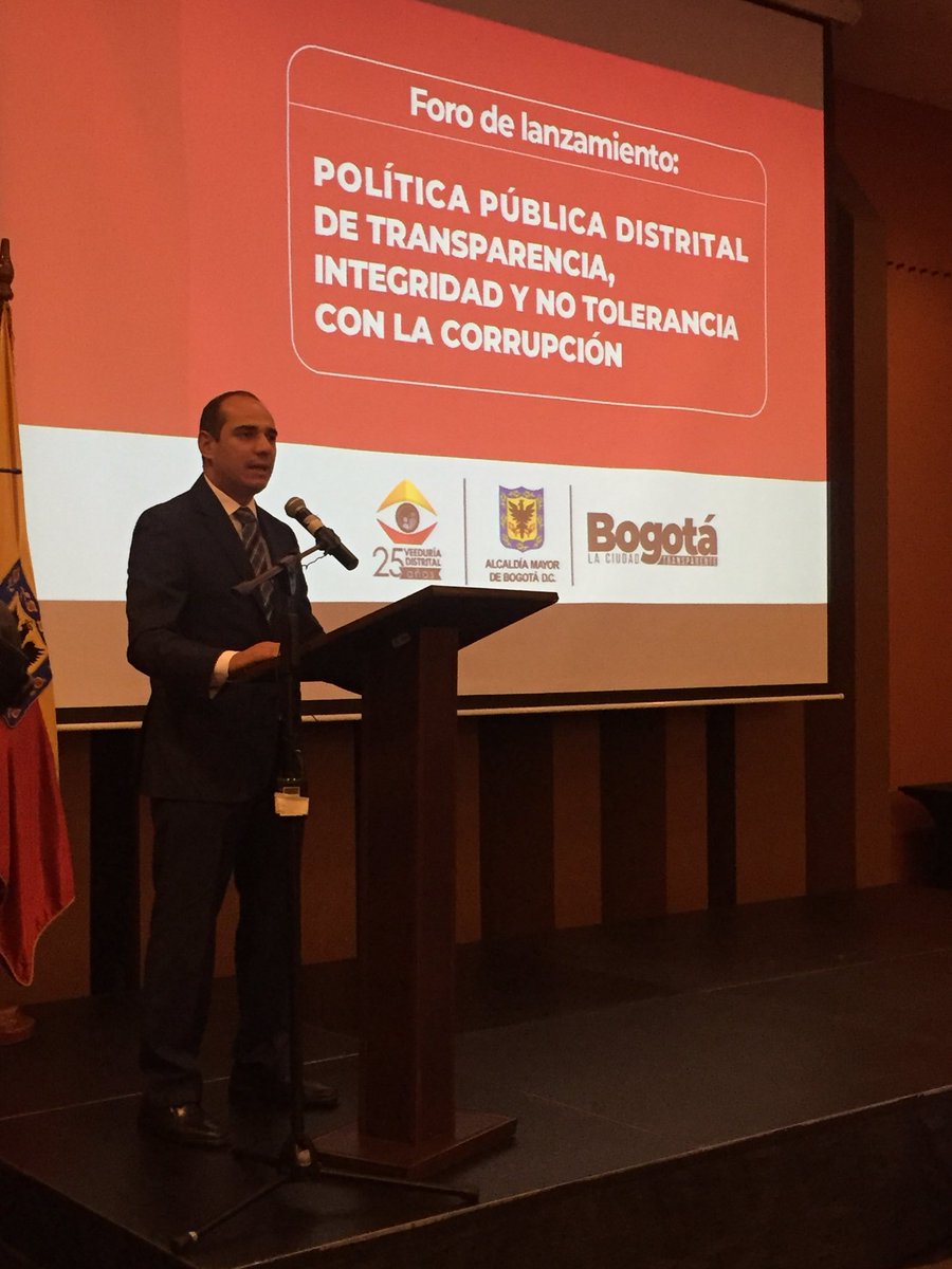 SecGeneralBog's tweet photo. “Con el liderazgo del alcalde @EnriquePenalosa, todos los sectores de la administración de @bogota estamos comprometidos con la ejecución de la Política Pública de Transparencia e Integridad y No Tolerancia con la Corrupción” Secretario @raulobuitrago #BogotáCiudadTransparente https://t.co/Y9cGfUhthL