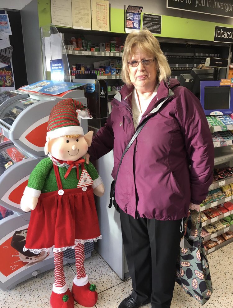 Congratulations to the winner of our Xmas hamper and Mrs Elf.
£700  raised towards Mfr cash for kids. #missionxmas 🎅🏼#xmastreats @coopNO0102 @mfrcashforkids