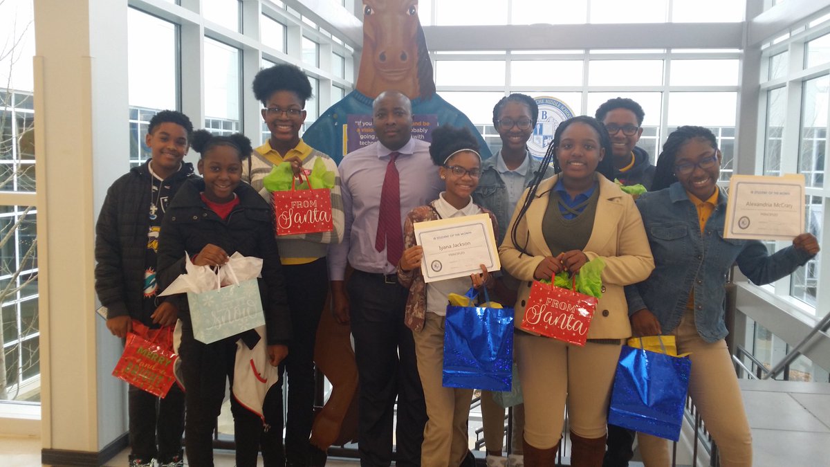 edu_blackman's tweet photo. Kudos to our IB students of the month and our student representatives for our recent verification visit! @Bunche_Chargers @RJBPrincipal @C_Blassingame @DurhamMartin3 @tleonard1980 @DrIsisM @IBinAPS @TommyUsherAPS https://t.co/MGGutOTjT2