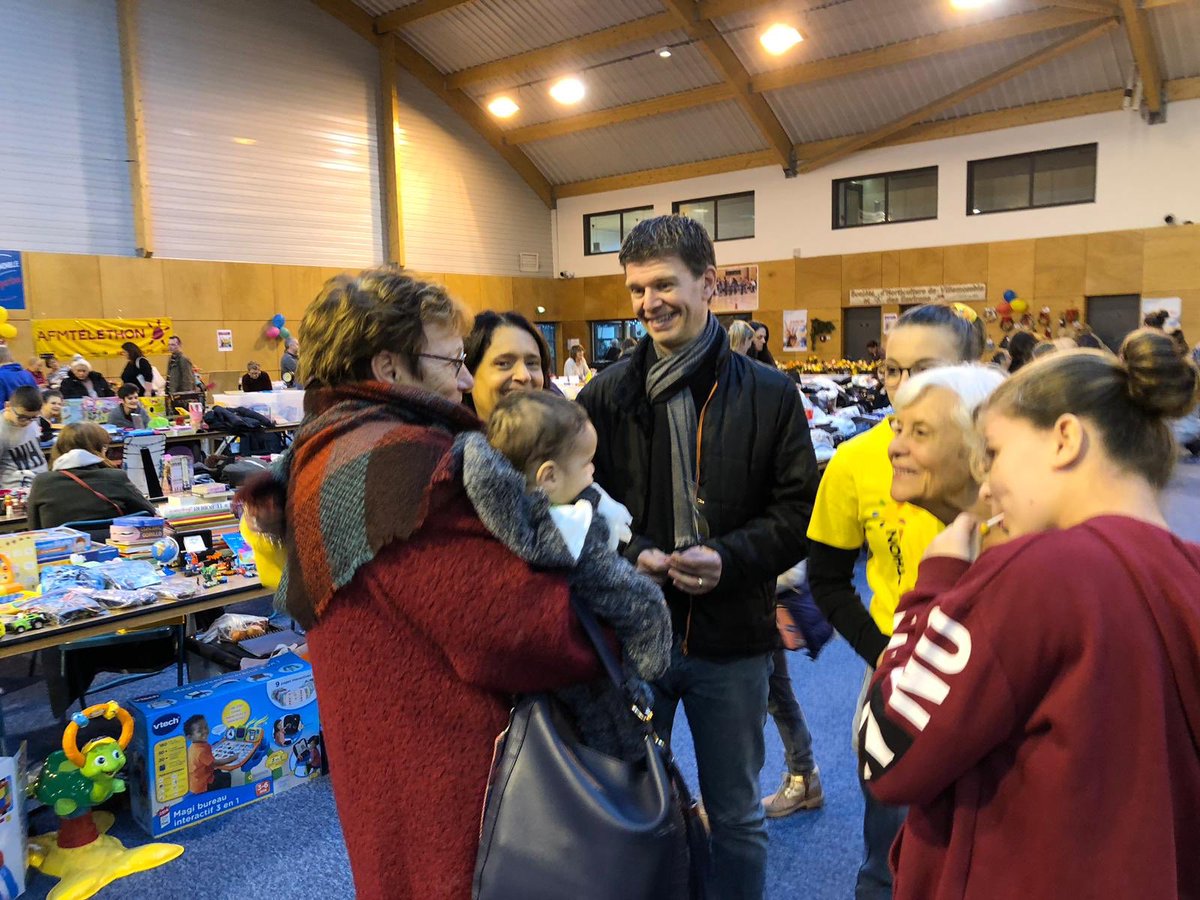 Jean-Michel Bluteau (@bluteaujm) on Twitter photo Ce samedi, aux côtés des bénévoles de <a href="/VillemombleEsp/">Villemomble Espoir</a> mobilisés en faveur du <a href="/Telethon_France/">AFM-Téléthon</a> 2018.
Un grand merci à eux ainsi qu’aux donateurs pour leur générosité.
#Villemomble #Téléthon2018 Ce samedi, aux côtés des bénévoles de <a href="/VillemombleEsp/">Villemomble Espoir</a> mobilisés en faveur du <a href="/Telethon_France/">AFM-Téléthon</a> 2018.
Un grand merci à eux ainsi qu’aux donateurs pour leur générosité.
#Villemomble #Téléthon2018
