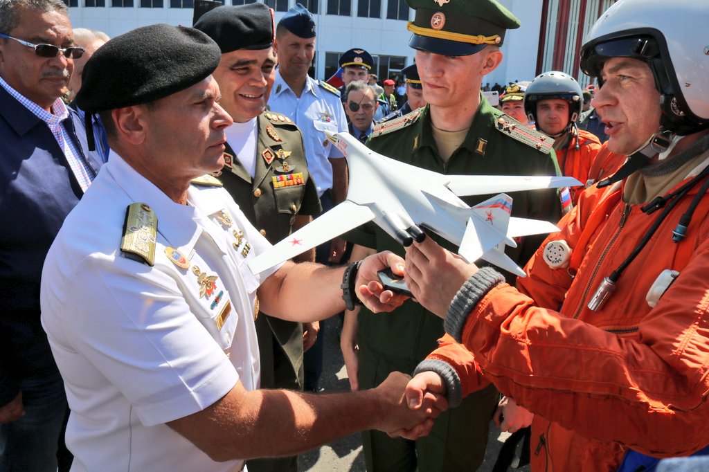 Venezuela prepara maniobra aérea con Rusia para fortalecer su capacidad de defensa DuE5odOW0AIAL55