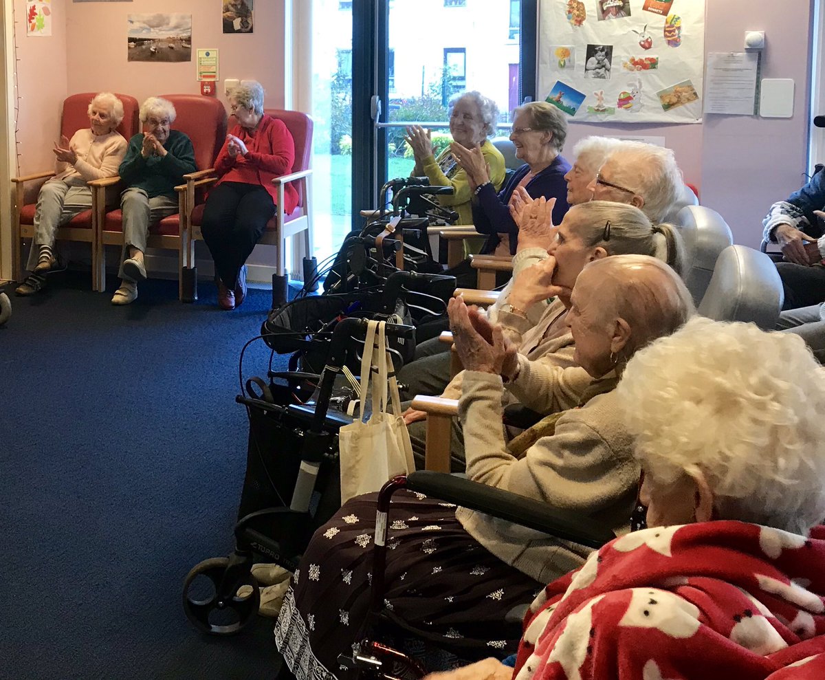 stmarys_music's tweet image. A pleasure to be with all at the Granton Day Centre this morning, and what a lovely warm welcome we had! Thanks to Eve for her great playing. #itsbeginningtolookalot