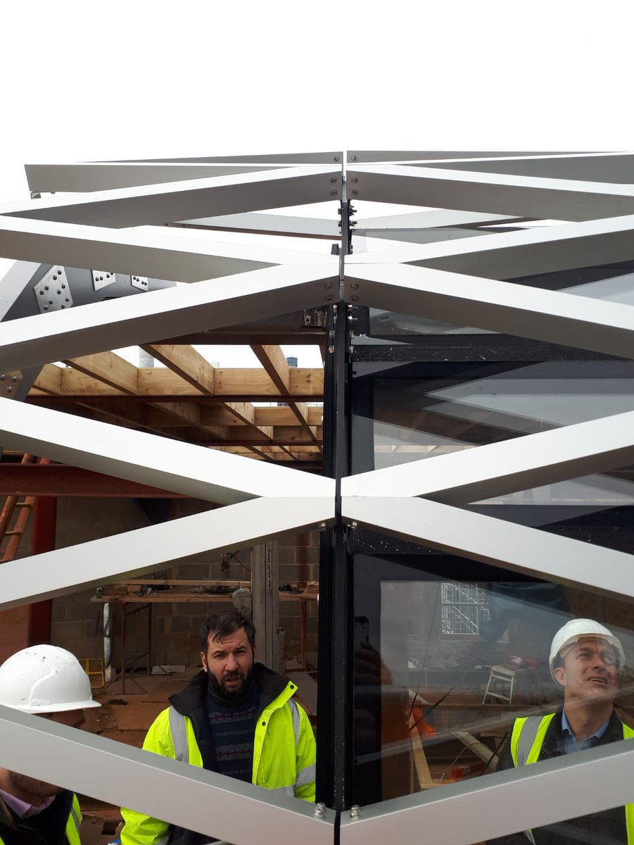 ReconalLtd's tweet photo. Today's mock up installation of a bespoke roof extension in Central London. Reconal offers a wide range of services adjustable to client's needs. #bespoke #extensions #adjustable #mock #roofs #ALUPROF @Aluprof_UK #reconal https://t.co/0f5pw0oTTz