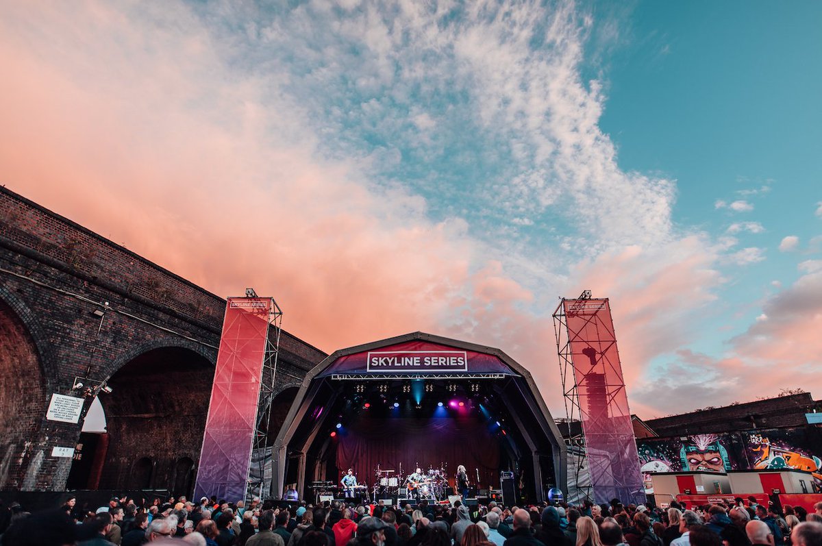 With the nights drawing in we can't help but reminisce about those glorious summer days and our #SkylineSeries debut 🤩

Who would you like to see take to the stage next summer? Let us know below 👇