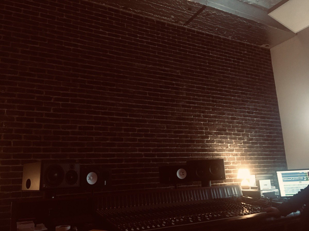 LambeLisa's tweet image. The Maestro’s Room #albummaking