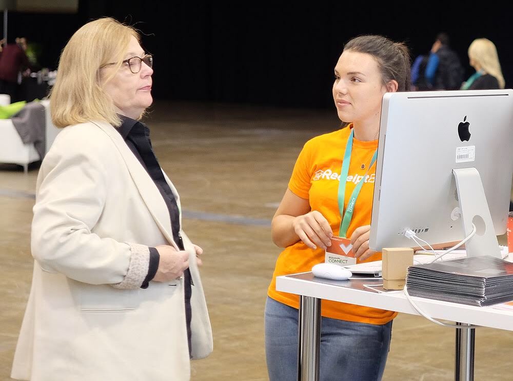 ilovereceipts's tweet photo. Showing accountants and bookkeepers a new streamlined workflow at #qbconnect.  No more physical data collection, and no more manual data entry with #receiptbank - a world of endless possibilities! https://t.co/AuNZhhrY1l
