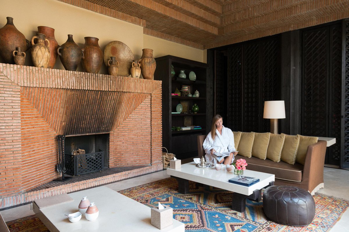 MO_MARRAKECH's tweet photo. Tip of the day:
Allow a space for ten breaths between waking up and getting out of bed. Give your mind and body a chance to prepare for the day ahead.
@MO_HOTELS
#MOsilentnight #12daysofsilence #MOspa https://t.co/bPWYte6edY